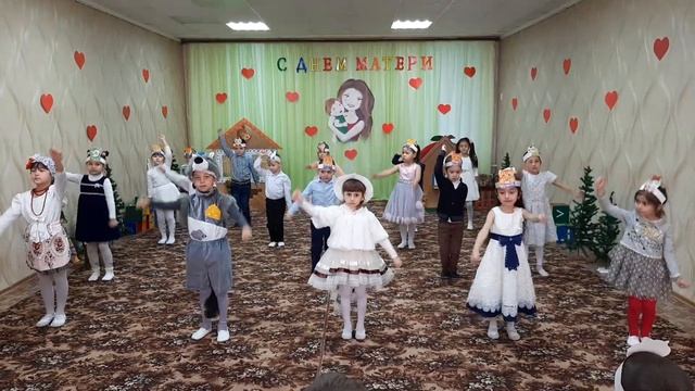 Танец "Банана-мама" старшая группа