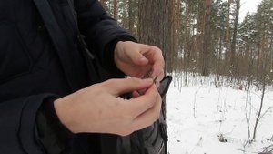 Как закрепить снаряжение на дереве.