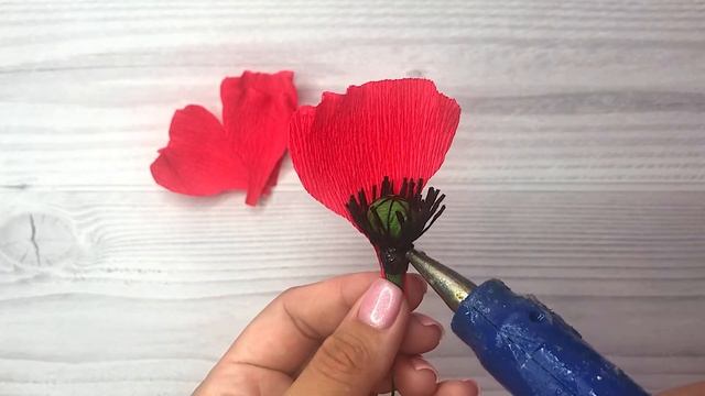 Мак из гофрированной бумаги / Полевые цветы  DIY / How to make  poppy смотреть онлайн