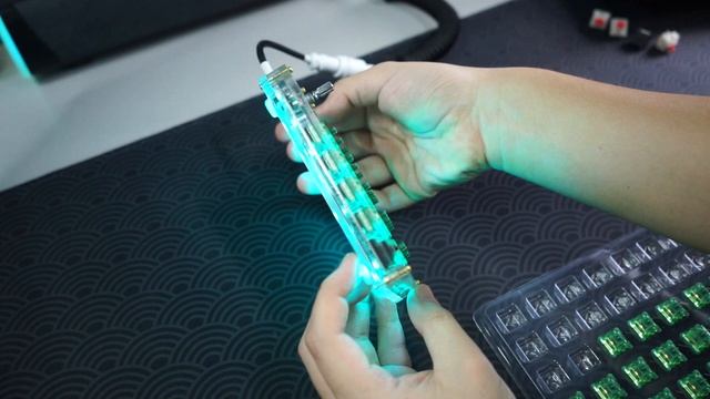 Numpad with a KNOB! Atlantis PS17 Acrylic Hotswap RGB Numpad Build | Samuel Tan смотреть онлайн