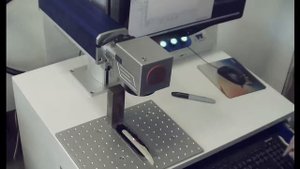 Лазерная гравировка волоконным лазером на деревянных вилках, ножах и ложках