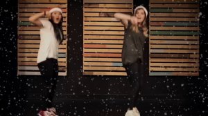 IT'S CHRISTMAS TIME DANCE VIDEO W/ SNOW | Kids on the Move
