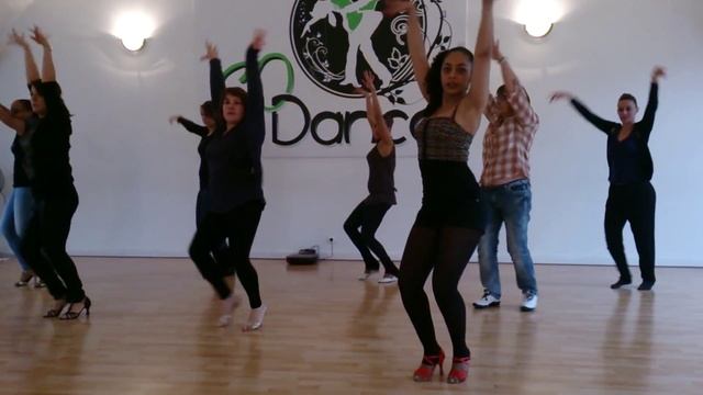 Nadia Styling Bachata à L'Ecole So Dance by Nadia BachatArtist смотреть онлайн