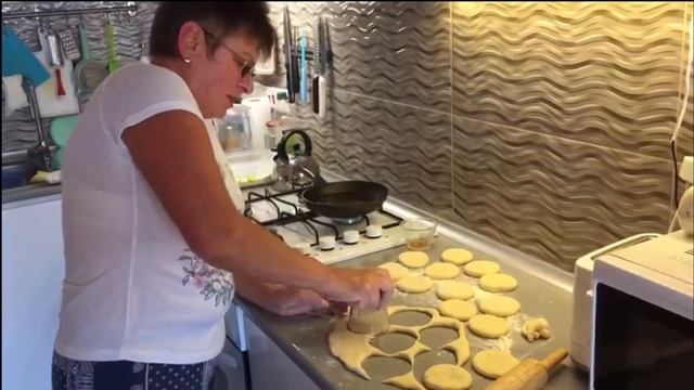 Пончики с молочной начинкой