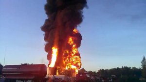 Горит нефтебаза в Василькове (Видео)