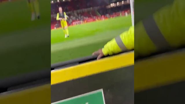 David De Gea gives his jersey to a young fan after the match Vs Burnley ❣️