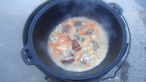 Гороховый суп с копчёностями в казане