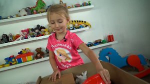 #CHICCO #POLI #КОРОБКА #ИГРУШКИ #РАСПАКОВКА - Маленькая Вера - Развивающие истории для детей