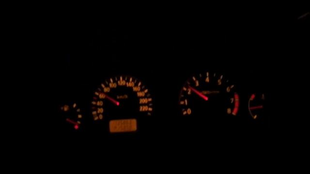 Nissan Almera N16 1.8 Leerlaufdrehzahl bei eingelegtem Gang смотреть онлайн