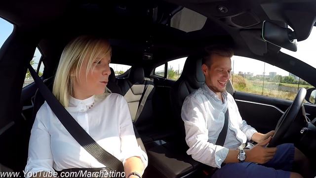 My Girlfriend Reacts to the Tesla Model S 100D! ? [Sub ENG] смотреть онлайн