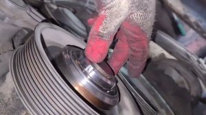 VOLVO FH - 12 ,   FH - 13    Бежит передний сальник коленвала