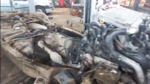 Снимать кузов при капитале двигателя LC 200 . Лучше снять.