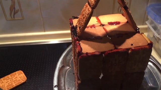 Домик из печенья | Пряничный домик | Делаем домик из печенья и карамели смотреть онлайн