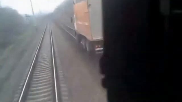 Приколы на рельсах. Авто, переезды, рельсоходы. смотреть онлайн