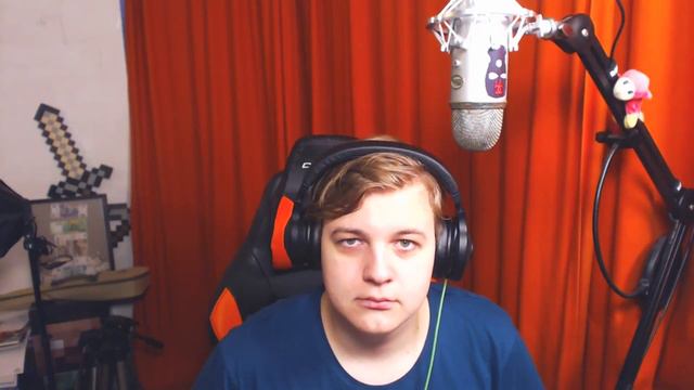 Пятёрка Смотрит в Камеру Целый Час смотреть онлайн