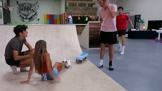 Lexi get hurt but Ben helps￼￼ смотреть онлайн