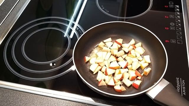 Овсяноблин с яблоком и сыром, вкусно, просто, а еще и полезно.