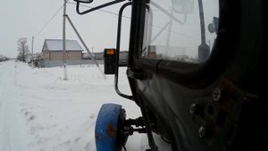 Зимние покатушки на тракторе МТЗ 82.1. Minsk tractor MTZ-82.1