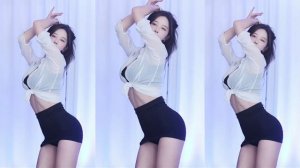 Beautiful Asian Girl \ BJ Dance