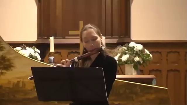 Katja Pitelina - Bach Partita for traverso solo - 4. Bourrée Anglaise смотреть онлайн