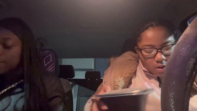 vlog: target run, good eats, basketball game, etc. | Vlogmas Day 9 смотреть онлайн