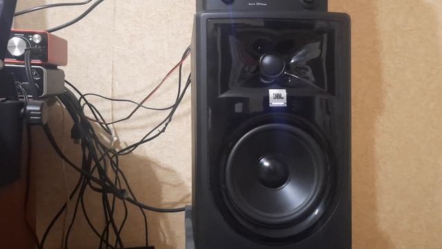 Студийные мониторы JBL 305p mk2 звучат в 2 раза дороже чем стоят ...