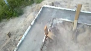 Заливка бетона и железнение фундамента под гараж 4×6 своими руками