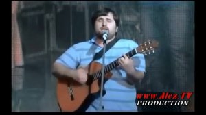 ЗОЛОТОЙ ГОЛОС ЧЕЧНИ! Шарип Умханов  на гитаре -  1адика йойла хьа