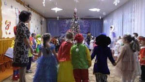 В лесу родилась елочка. Новогодний утренник "Волшебные часы".