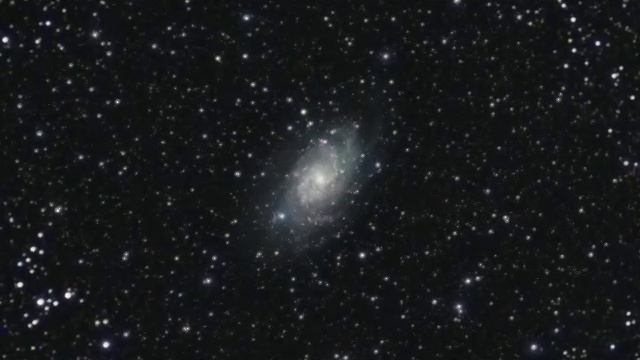 Телескоп "Хаббл" заглядывает в галактику Треугольника. смотреть онлайн