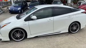 LOJA BIG STAGE / Toyota Prius S Touring Selection Modelista Aero