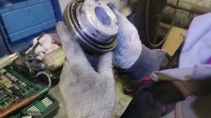 Honda Shuttle обслуживание выжимного (замена смазки в подшипниках), замена нечётного подшипника