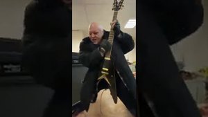 Старая школа! 🎸Стас Барецкий показал как надо играть на гитаре! 🫦