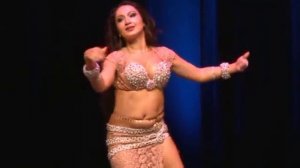 Красивый Belli Dance