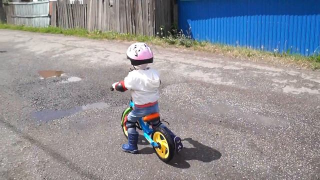 Беговел по лужам 1 смотреть онлайн