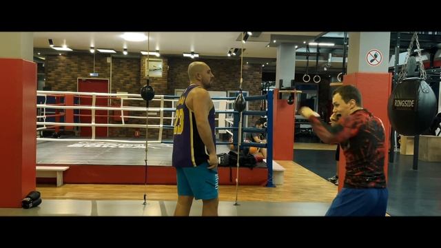 Корней Тарасов vs Типси Тип - БОЙ СЕГОДНЯ! / Подготовка в стиле матрицы при участии Нео и Морфеуса смотреть онлайн