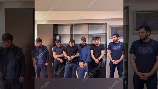 [ Альбом ]
В Дагестане блогер Хасбик разругался с водителями на дороге из-за дрифта: его забрали в п