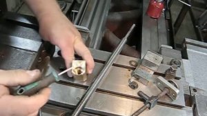 TOS SV 18 RA .Серія 6.Вибираємо люфт в парі  гвинт-гайка поперечної подачи