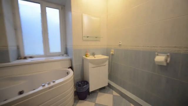 Квартира посуточно Киев: Видеообзор современной квартиры в центре ✔️ Безопасная аренда смотреть онлайн