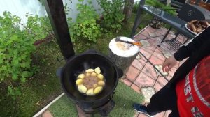 Гусь в казане на костре