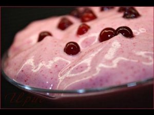 Клюквенный мусс - вкусный десерт на праздничный стол.