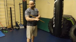 Удар вертикальным кулаком.