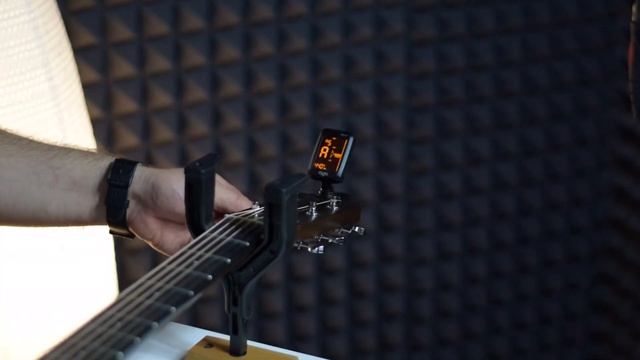 Как настроить гитару с помощью тюнера? смотреть онлайн