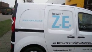 Renault Kangoo Z.E. opladen met stekker / Loading Renault Z.E. Kangoo