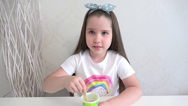 ЯНУЛЯ ДЕЛАЕТ ЖВАЧКУ ДЛЯ РУК ! ЧЕМ ОТЛИЧАЕТСЯ СЛАЙМ ОТ ЖВАЧКИ ДЛЯ РУК смотреть онлайн