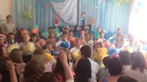 Динара - танец под песню " Детство ты куда бежишь"