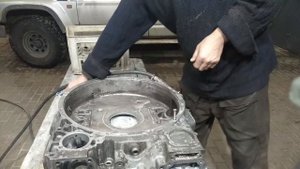 Сороконожка часть 60. Мерседес Актрос 4144к, ремонт компрессора и картера ГРМ.