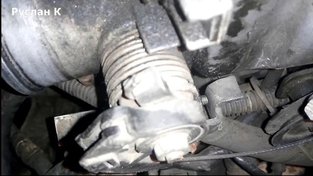 Как отрегулировать винт упора дроссельной заслонки. И не нажить больших проблем. смотреть онлайн