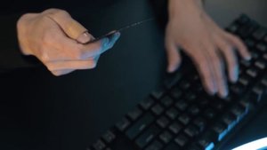 БИТВА С КУРАТОРОМ СИНЕГО КЫТА НА СТРИМЕ
