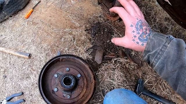 ABANDONED DATSUN rescued from JUNKYARD after 24 years! смотреть онлайн